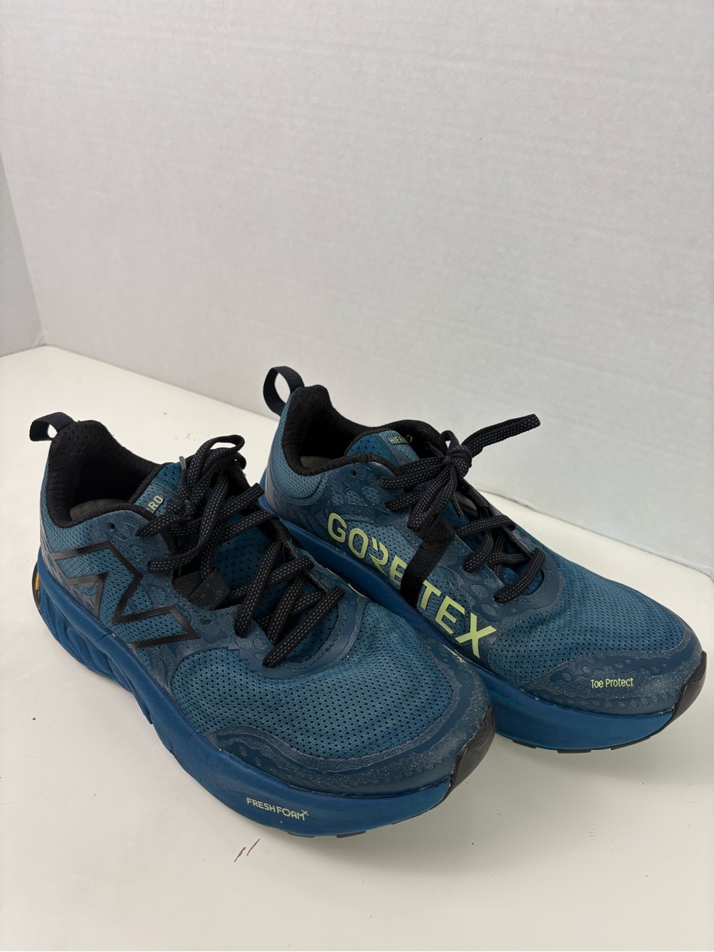 New Balance Fresh Foam Hierro v6 GTX Gore-Tex Trail Running Shoes Blue